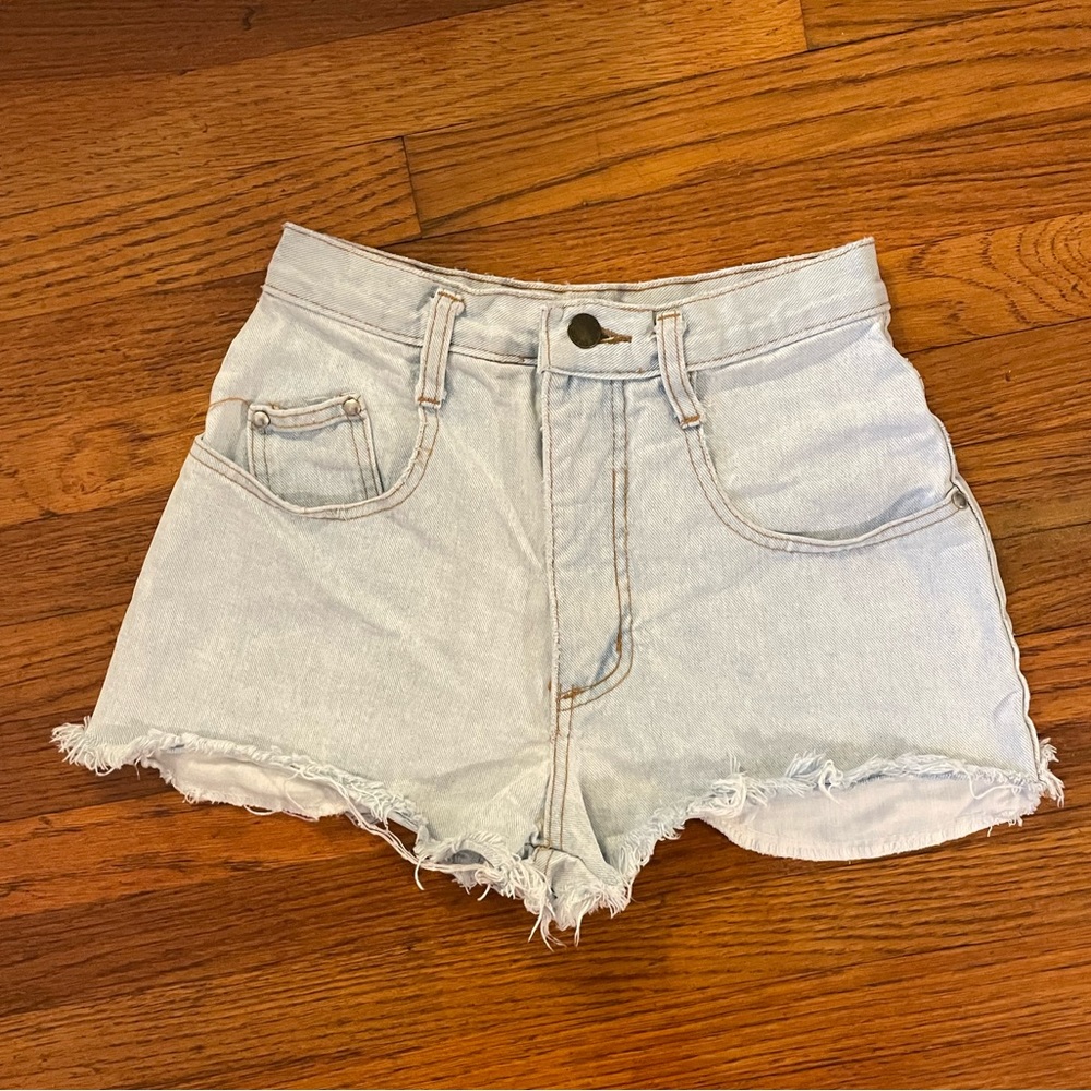 24 - XS - Vintage - 90’s - 00’s - Y2K - cut off light denim short - high waist